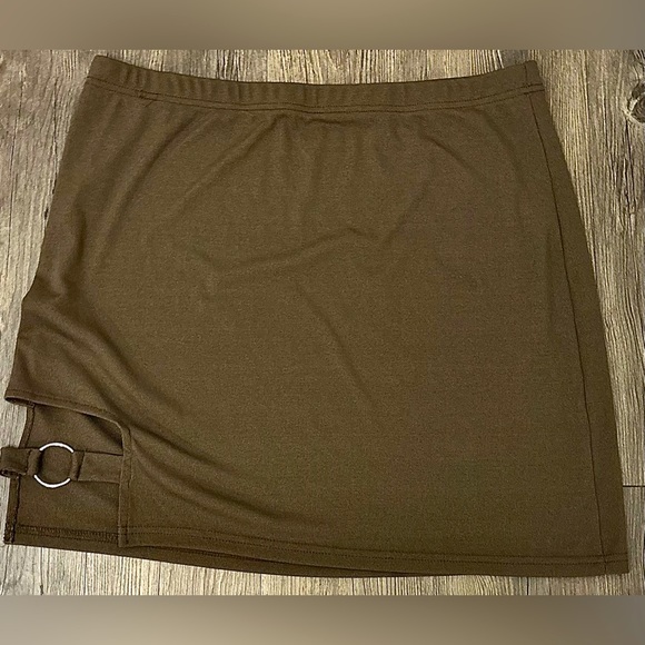 Skirt - Picture 1 of 2